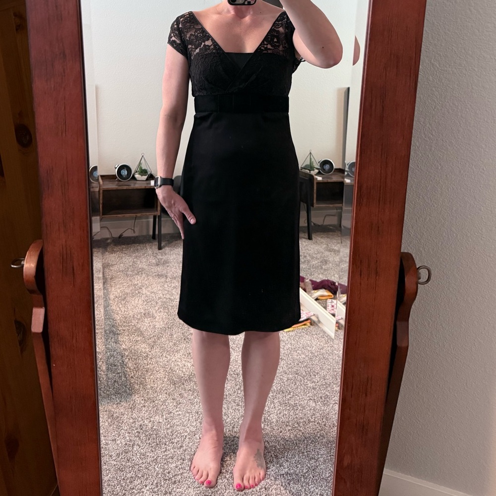 Chic Black Lace Cocktail Dress, tea length with velvet details, size 8
